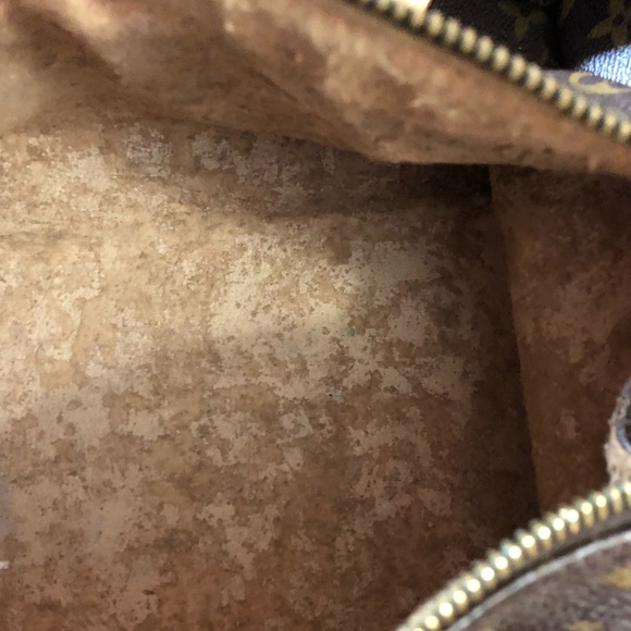 Vintage Louis Vuitton toiletries bag - Picture 4 of 5